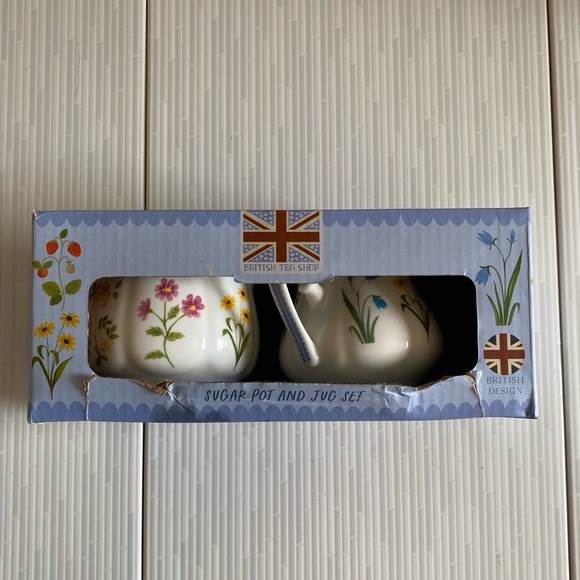NEW Blue Bird & Willow British Teashop Floral Sugar Pot & Jug Cream Set Tea time - Picture 3 of 15